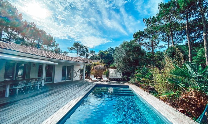 Seignosse Villa | Villa with Heated Pool, 4 Bedrooms & Steps to Seignosse Beach