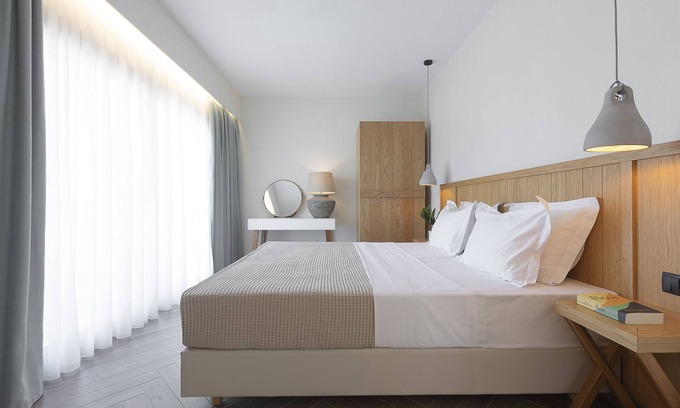 Leptokaria Villa | Experience Villa "Helios" in the Scenic White Nest Complex