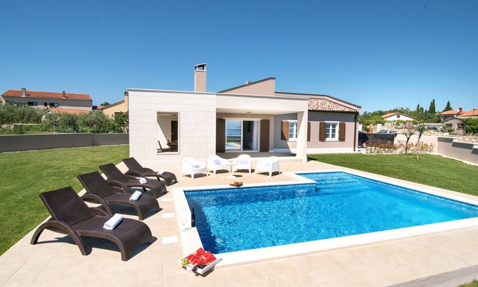 Kavran Villa | Villa Histria for 6 people near Pula with private pool & sea view