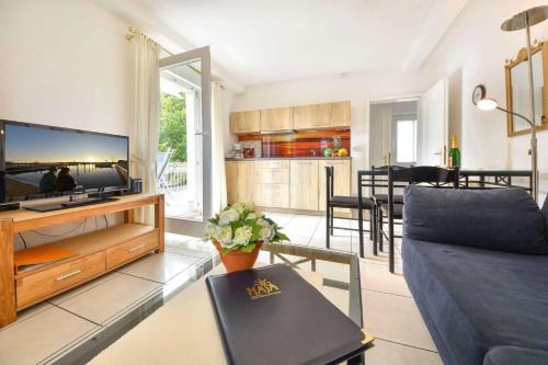 Seebad Heringsdorf Apartment | Villa Hohe Düne 09: Family-Friendly Retreat by the Sea