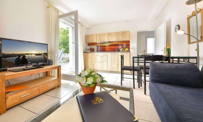 Seebad Heringsdorf Apartment | Cozy Villa Hohe Düne 09 with Ocean View & Terrace