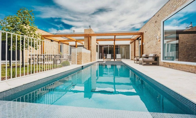 Sorrento Villa | Explore Sorrento Villa Coolin: A Pet-Friendly Retreat
