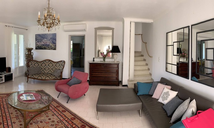Sainte-Lucie-de-Tallano House | Villa Indivuelle: Scenic Views & Family-Friendly Amenities