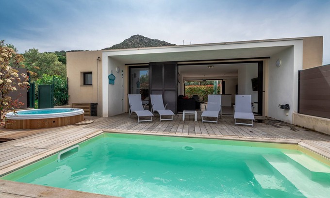 L'Ile-Rousse Villa | Family-Friendly Villa with Private Pool & Spa near Beach