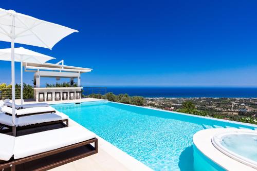 Rethymno Villa | Idyllic Oceanfront Villa with Pool and Hot Tub – 4 Stars
