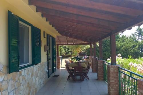 Licata Villa | Villa il Carrubo: Oceanfront Haven with 10/10 Guest Rating