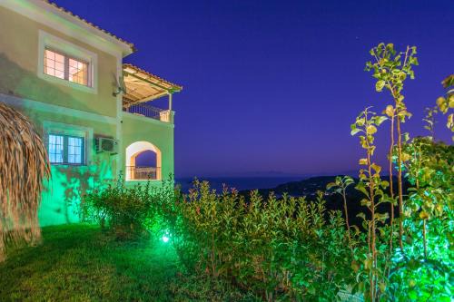 Achladies Villa | Discover Villa Iliotropio: Pet-Friendly 4-Star Retreat