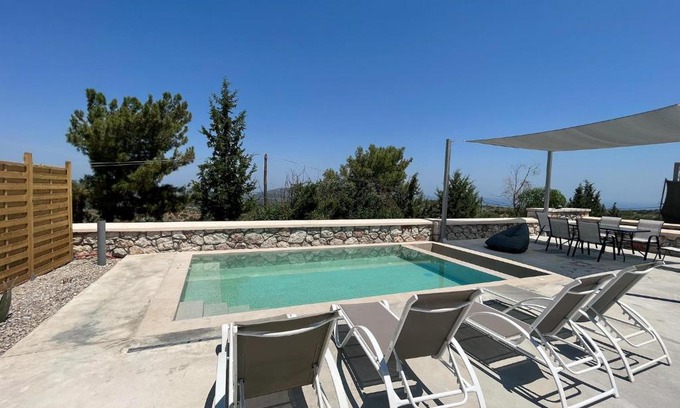Psinthos Villa | Villa Iliousa Princess: Oceanfront Retreat with Pool Access