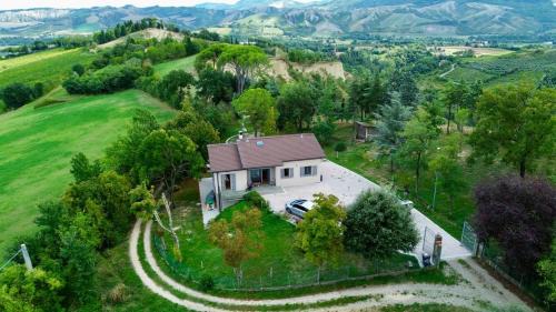 Casalfiumanese Villa | Discover Villino: Your Ideal Budget-Friendly Getaway