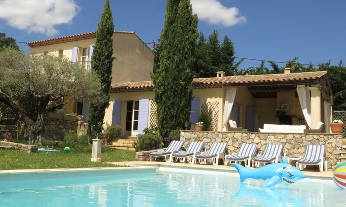 Salernes House | Idyllic Villa with Private Pool in Central Provence