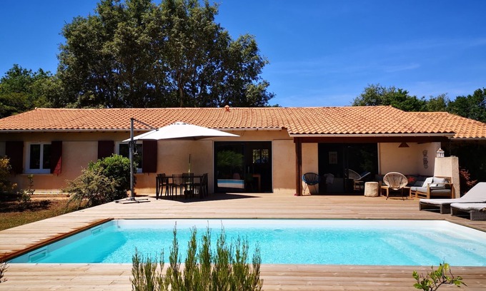 Saint-Aubin-de-Medoc Villa | Discover Tranquility at Our Peaceful Villa Retreat