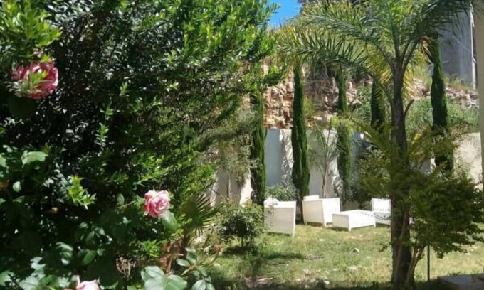 Isfiya Villa | Relaxing Villa Set in a Scenic Natural Grove