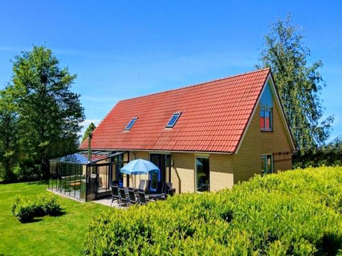 Andijk Villa | Villa in Andijk with South-Facing Garden