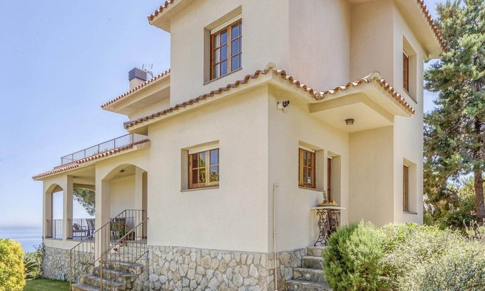 Arenys de Mar Villa | Guest Rated 9.8: Belvilla by OYO Villa with Ocean View Pool