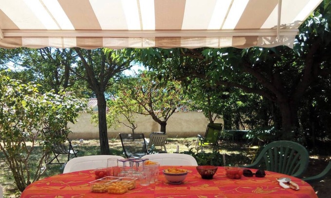 La Bouilladisse Villa | Charming Villa in Provence: Your Gateway to Sky and Sea