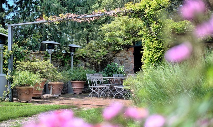 Castellina in Chianti Villa | Relaxing Villa in Castellina with Pool and Garden Oasis