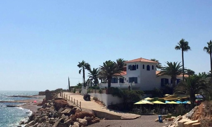 Vinaros Ski Chalet | Villa in Cala Puntal: Steps to the Beach with Ocean View