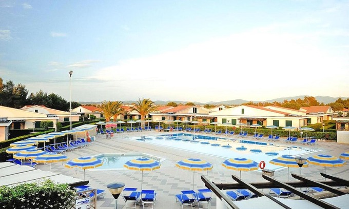 Marina di Cecina Apartment | Family-Friendly Apartment in Cecina Mare with Pool Access