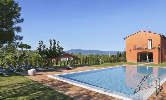 Cascine-La Croce Villa | Lovely Villa in Colle Di Compito with Private Pool & 10/10 Rating