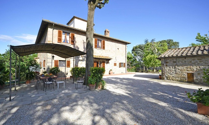 Monsigliolo Villa | Idyllic Villa in Cortona: 4 Bedrooms, Private Pool & Spa