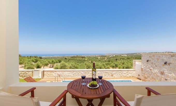Skouloufia Villa | Elegant Villa with Private Pool near Arkadi Monastery
