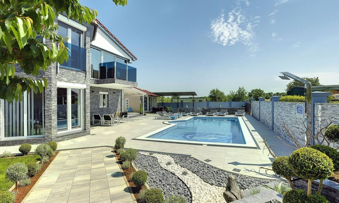 Valbandon Villa | Stylish Villa in Fažana with Private Pool and Ocean Views