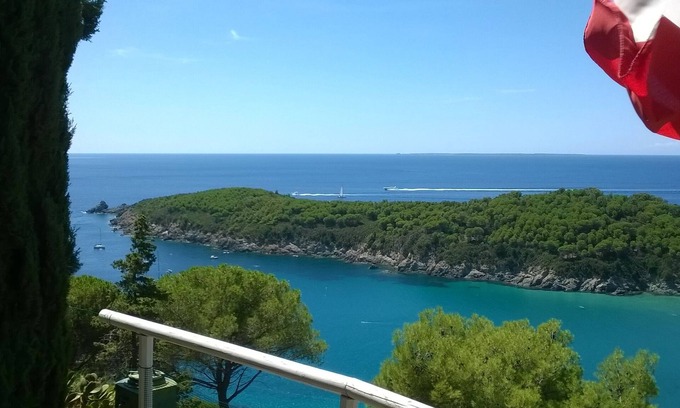 Campo nell'Elba House | Relaxing Villa in Fetovaia with Beach Access and Garden
