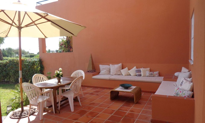 Puerto de la Duquesa House | Family-Friendly Villa with Garden & Oceanfront Pool