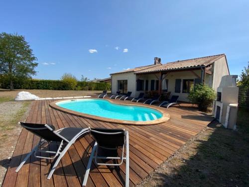 Chalais House | Villa in France with Private Pool & Garden