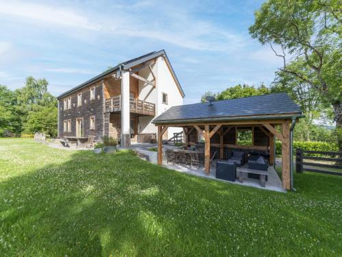 Freineux Villa | Charming Villa in Freyneux with Pool and Garden Oasis