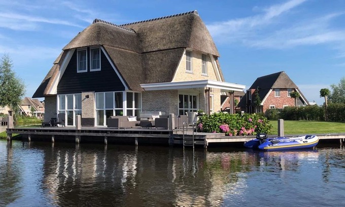 Delfstrahuizen Villa | Serene Villa with Sauna by the Scenic Tjeukemeer