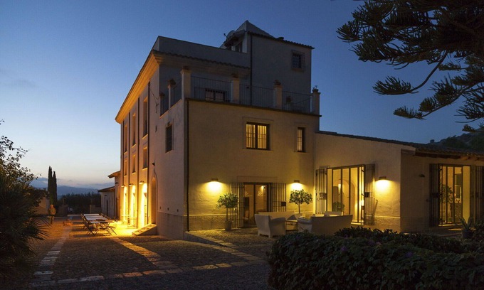 Palma di Montechiaro Villa | Spacious Villa in Gaffe with Pool and Spa for 36 Guests