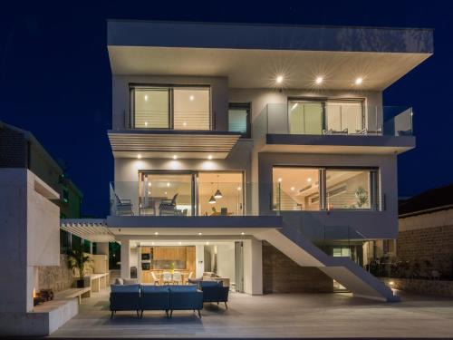 Kozino Villa | Stunning Villa in Kozino with Child-Friendly Garden