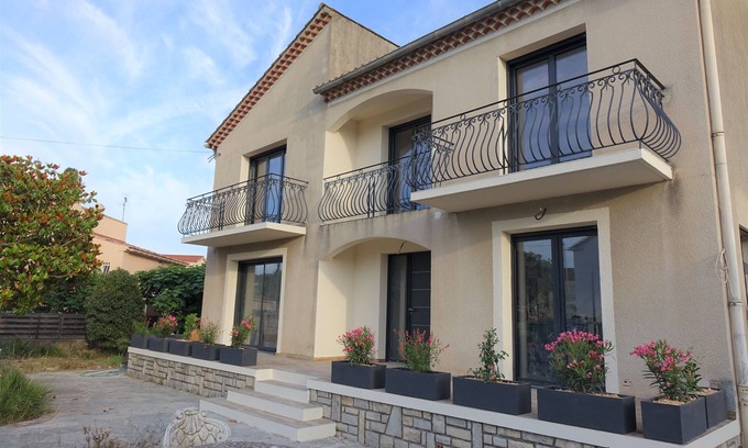 Le Pradet Villa | Discover Villa Le Pradet: Steps to Beaches & Pool Access