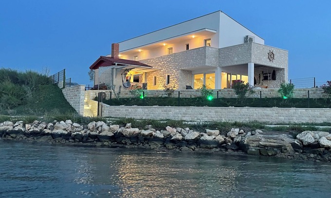 Ljubac Villa | Coastal Villa with Pool and Ocean Views in Ljubački Bay