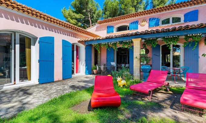 Martigues Villa | Enjoy a Scenic Villa in Martigues with Private Pool