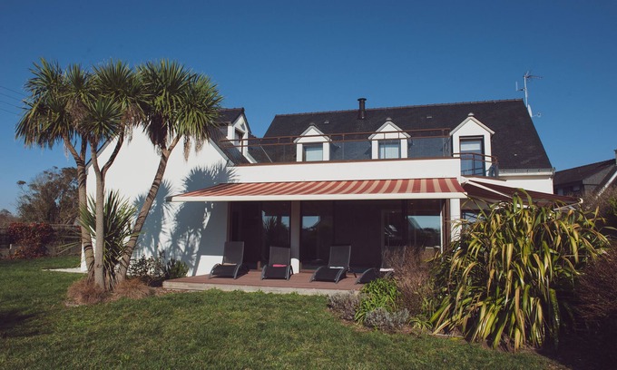Kerherou Villa | Oceanfront Villa in Moëlan sur Mer with Pool & Spa