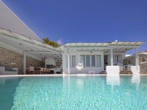 Kalafatis Villa | Elegant Villa with Ocean View in Mykonos - Pool & Family Friendly