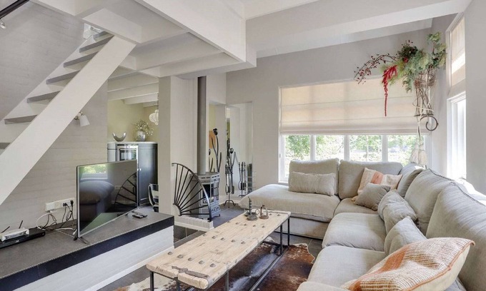 Uden Villa | Cozy Design House with Fireplace near Bedafse Bergen