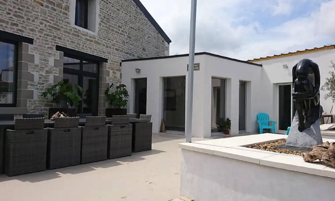 Nuaille d'Aunis Villa | Relaxing Villa in Nuaillé-d'Aunis with Spa and Ocean View
