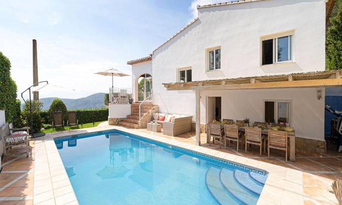 Oliva Villa | Relax at Belvilla by OYO Villa Bella Ciao with Pool Access