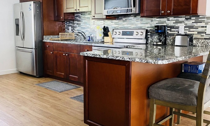 Rivendell Apartment | Experience the Newly Remodeled Palm Villa with Ocean Views