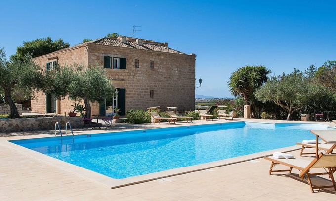 Paceco Villa | Relaxing Escape at Belvilla by OYO Corte del Sale
