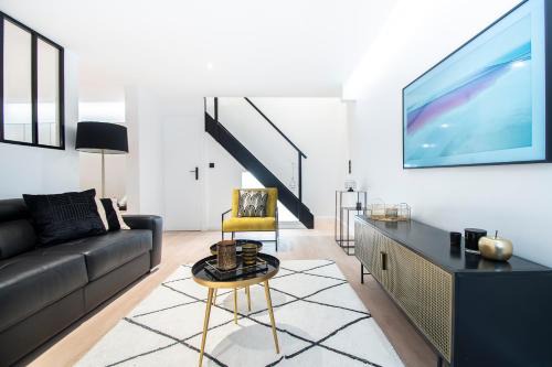 Auteuil Apartment | Cozy Villa Near the Eiffel Tower in Paris