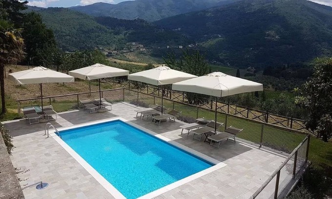 Pelago House | Top-Rated Belvilla by OYO Noce with Pool and Breakfast