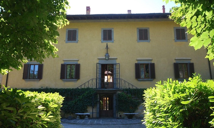 Borgo San Lorenzo Villa | Child-Friendly Villa in Poggiolo-Salaiole with 6 Bedrooms