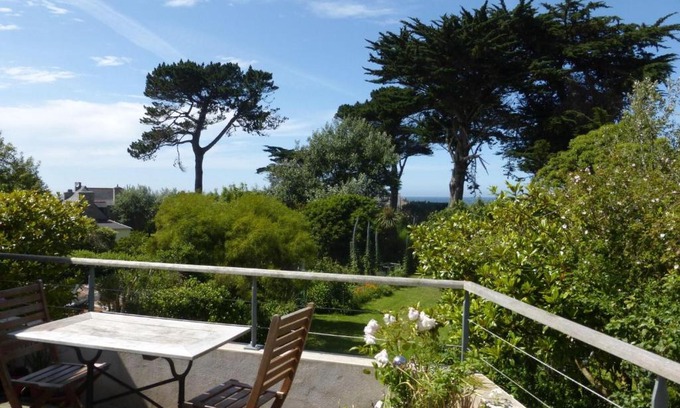 Penvenan Apartment | Cozy Holiday Flat with Sea View, Steps from Port-Blanc Beach