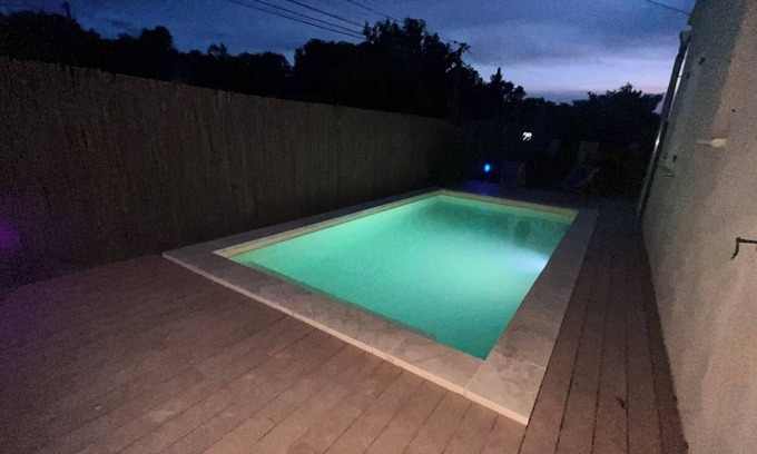 Malemort-du-Comtat Villa | Villa in Provence Swimming pool and SPA