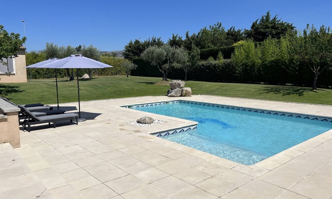 Cavaillon House | Idyllic Villa in Provence with Ocean View & Private Pool