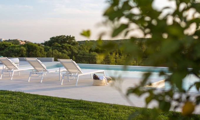 Vintijan Villa | Elegant Villa in Pula with Pool, Sauna & Pet-Friendly Perks